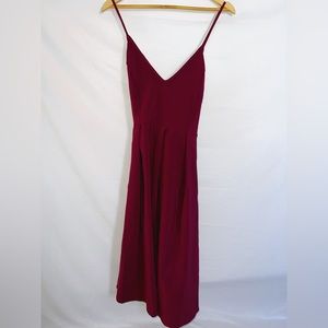 New with tags knee length women’s dress with pockets